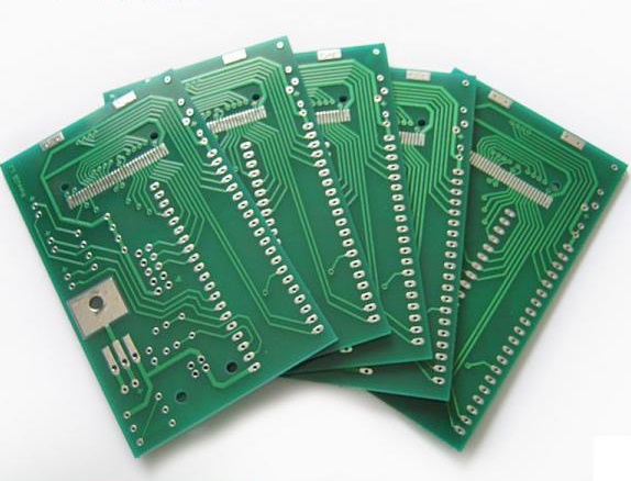 PCB板的為什么有不同的顏色？